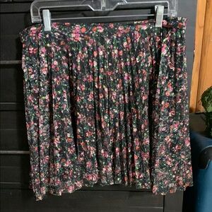TopShop Floral Pleated Skirt - Black and Pink